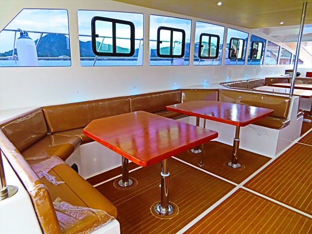 Passion Speed Catamaranのカタマラン(双胴船)